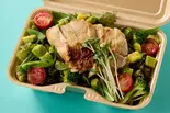 塩麹グリルチキンのパワーサラダ -Salt Koji Chicken Salad-（まめたまの頑張らないダイエット食堂 幡ヶ谷店）