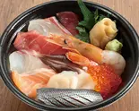 海鮮十種丼（すし魚銀 JR千葉駅前店）