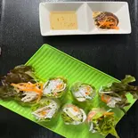 gỏi cuốn hàu カキの生春巻き (ニ本)（ベトナム料理カキフォートルクアン）