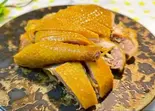 まる鶏の塩蒸し（味香閣）