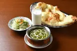 ほうれん草チキンカレーセット Sag Chicken Curry Set(Khukuri Lounge&Bar)