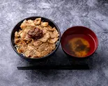 岩中豚の自家製味噌豚バラ丼（Soulmate Beach）