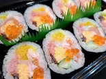 10品目の海鮮太巻き寿司（廻らない寿司 北陸がっぱ）