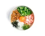 乱切りサーモン(アトランティックサーモン)ねばとろ丼 ( 卵 ＆ とろろ昆布汁 付き)（東京ねばとろ.都立大学駅前店 とろろ昆布汁とねばとろ丼 tokyo neba-toro bowl）