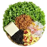 肉そぼろの和食サラダ【Japanese-Style Salad with Seasoned Ground Meat】（Green×Green上野マルイ店）
