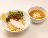 ベジポタ鶏白湯つけ麵(薬味ネギ、レモン、鶏叉焼1枚、サニーレタス、フライドオニオン、糸唐辛子)(トクベツ。)