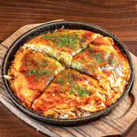 モチチーズ入 ソバ/ウドン（広島風お好み焼 もみじ屋 飯田橋本店）