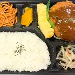 ミンチカツ弁当（金の羽根たまご）