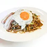 黑醤油野菜焼きそば<太麵付>（餃子伝説 吉野町店）