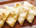 チーズナン/Cheese Naan（MANAKAMANA 千鳥橋店）