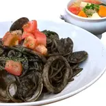イカスミの黒造りパスタセット（湊川イタリアン ソラレ）