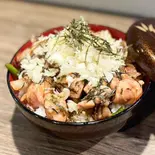【至高の逸品】炭火で炙った柚子胡椒香るネギ塩とり丼（とり九）