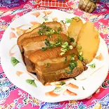三枚肉の煮付け（沖縄料理 びんがた）