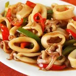 イカのオイスターソース炒め Stir Fried Squid Oyster Sauce(タイ・インド料理のお店 ALMOND TREE)