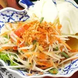 ソムタム タイ(青パパイヤサラダ)Papaya Salad (Som Tum Thai)（タイ政府公認 タイ料理 アロイチンチン Thai Style Restaurant Bar Aroi Chin Chin）