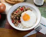 ピリ辛チキンバジルご飯(cafeDODO)