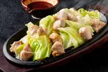 こく旨ヤンニョム 鶏もも鉄板焼き（旨辛スタミナ鉄板焼き 天神軒 西新店）
