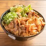 豚キムチ丼（和洋レストラン 岩崎）