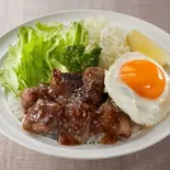 サイコロステーキロコモコ(和風)（洋食屋 やまの）