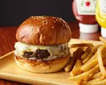【人気No.5】モッツァレラチーズバーガー（Wagyu to Worldwide）
