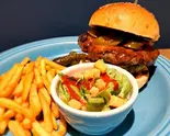 ホットチリバーガー(ポテト・ピクルス付き)（SAUCE UP BUGER）