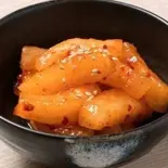 カクテキcubed daikon kimchi(仙台ホルモン焼肉酒場ときわ亭高田馬場店)