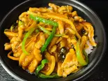 千切り猪肉辛口中国味噌炒め丼（中華料理 錦園）