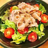 豚しゃぶサラダ Pork Shabu Salad（手づくりおむすび すがもと）