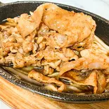 あぶらが美味しい豚肉のバラ焼き（玉屋食堂）