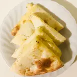 チーズコーンナン Cheese sweet corn naan(SAKURAダイニング)
