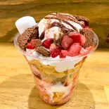 ストロベリーチョコパフェStrawberry Chocolate Parfait(毎日パフェ Mainichi pafe)