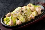 ざく切り塩ねぎ 鶏もも鉄板焼き（旨辛スタミナ鉄板焼き 天神軒 西新店）