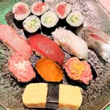 上にぎり(8貫+巻物)(琴寿し)