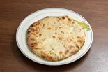 チーズナン cheese naan（MUNA INDIAN ASIAN DINING GRILL BAR）