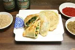 ニラとたまごと海老の中華風クレープ（李記 小籠包専門店・タピオカ専門店）