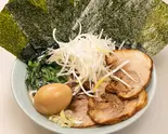 特製ラーメン(薬味ネギ、ほうれん草、のり6枚、チャーシュー4枚、味玉1個、ネギ)（横浜家系ラーメン極上家 弘明寺店）