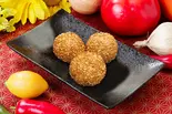 ゴマ団子(3コ)（贅沢極み唐揚げ あご家）