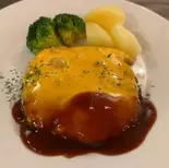 黒毛和牛チーズハンバーグの計り売り【100グラム】（カフェセクレト）