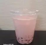 タピオカイチゴミルク(たこやき くらうん)