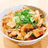 国産ホルモンのスタミナ焼肉丼（【宅配どんぶり】 丼市場）