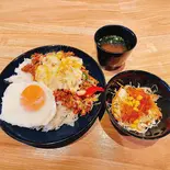 3種のチーズガパオライスセット（aroi cafe）
