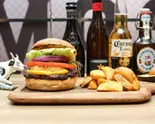 パイナップルチーズバーガー Pineapple Cheese Burger（THE BUTCHER）