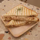 ツナマヨチーズサンド（LATTE ART MANIA TOKYO）