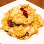 手ちぎりキャベツの唐辛子炒め 手撕包菜（李湘潭湘菜館）