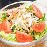 やけんサラダ（塩ホルモン やけん）