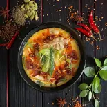薬膳麻辣湯（麻辣湯 緋花）
