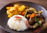 Lomo Saltado/牛肉と野菜の醤油炒め(赤玉ねぎ・トマト・コリアンダー・ジャガイモ)（Lima Grill ペルー料理）