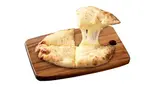 チーズナン / Cheese Naan（インド料理レストランロシャニー）