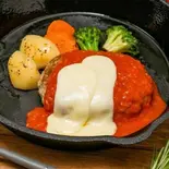 とろ~りチーズのトマトソースハンバーグ Hamburg Steak with Melted Cheese & Tomato Sauce(RajaVetta 池尻店)
