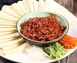 細切り豚肉の甘味噌炒め(京酱肉丝)（聚香源）